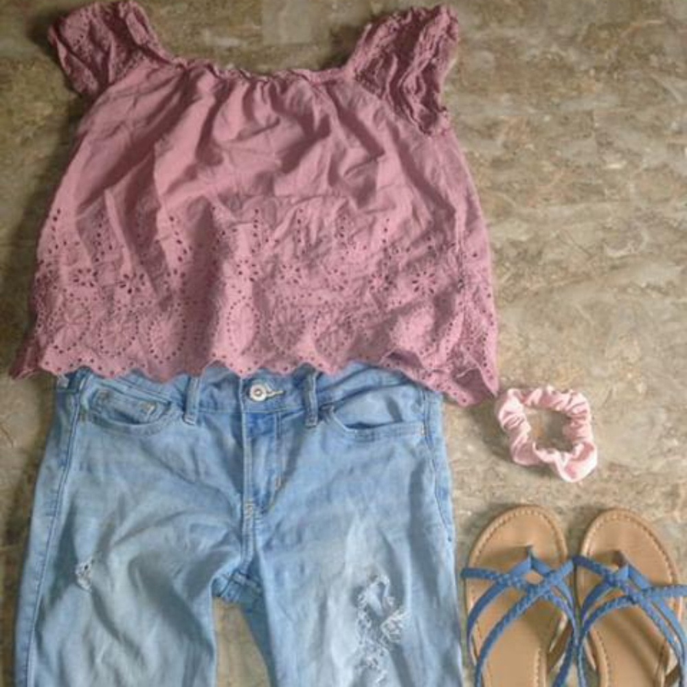 Pink ruffled top